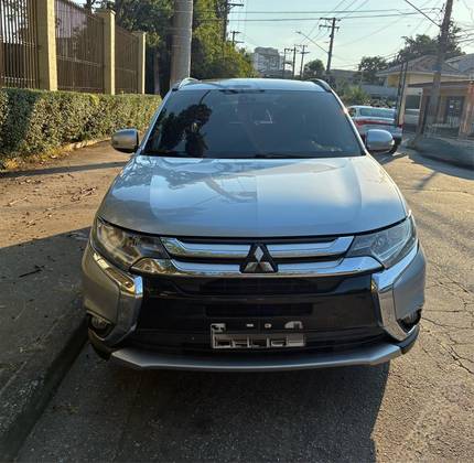 MITSUBISHI OUTLANDER 3.0 GT 4X4 V6 24V GASOLINA 4P AUTOMÁTICO MITSUBISHI OUTLANDER 3.0 GT 4X4 V6 24V GASOLINA 4P AUTOMÁTICO